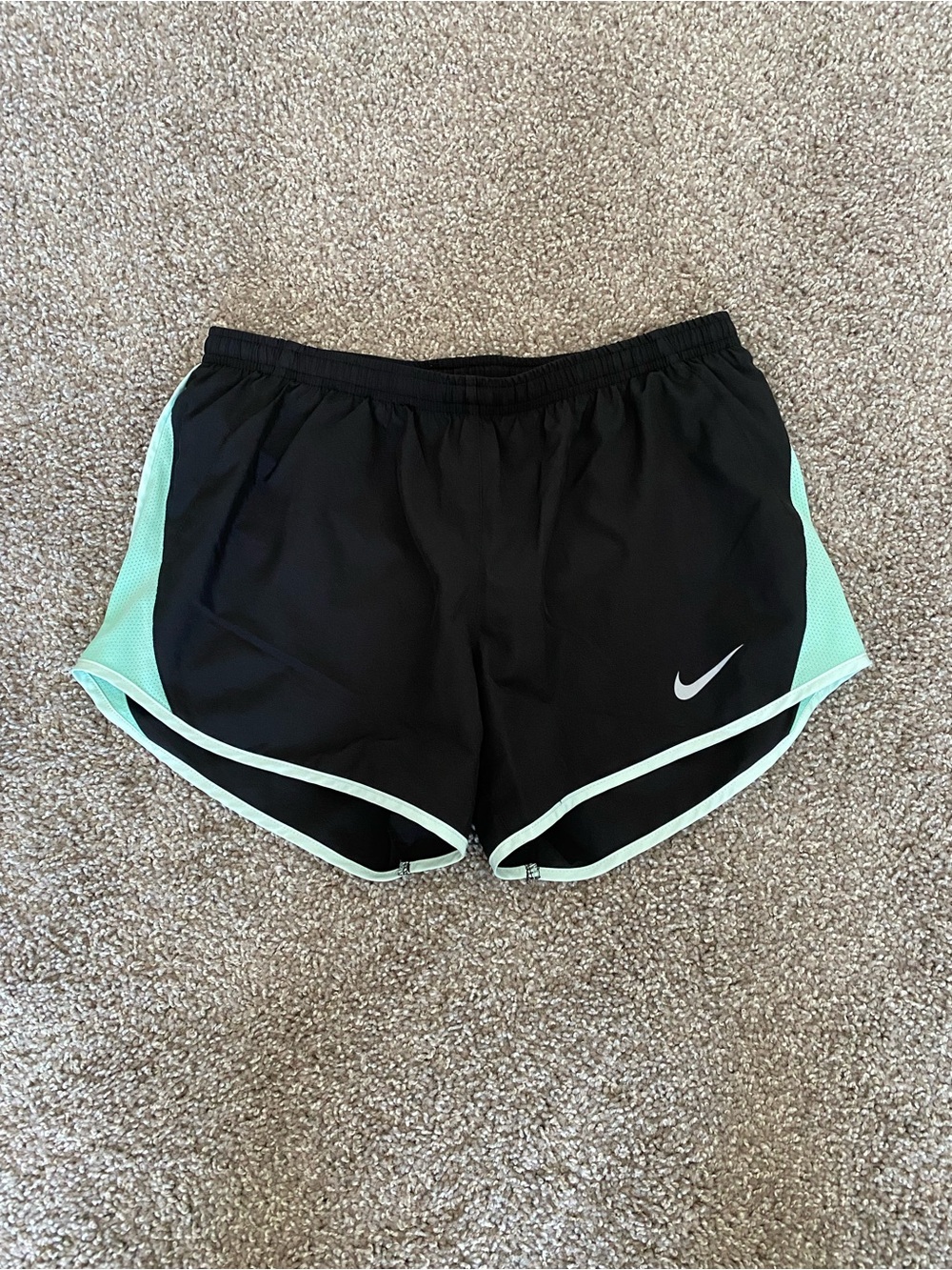 Nike Women’s Dri-Fit Black Athletic Running Shorts with Mint Trim Size Small